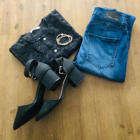 Cropped Eyelet Blouse - Picture 2 of 5